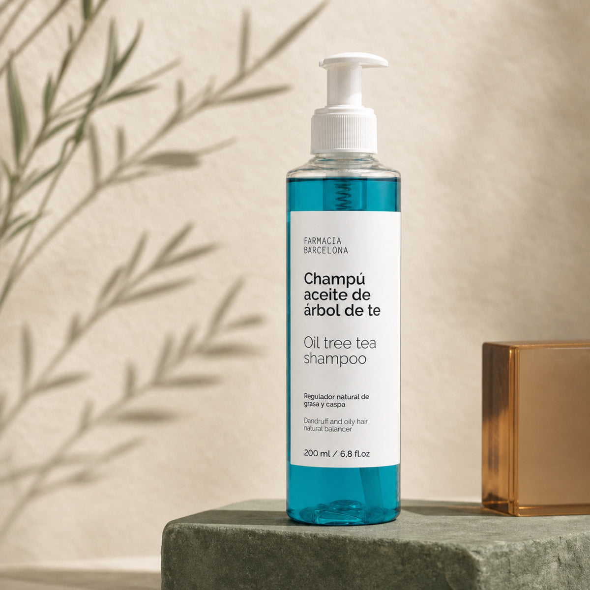 Champú Árbol de Té 200 ml. Imagen editorial del producto.