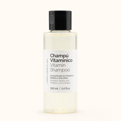 Champú vitamínico. Vista frontal del producto.