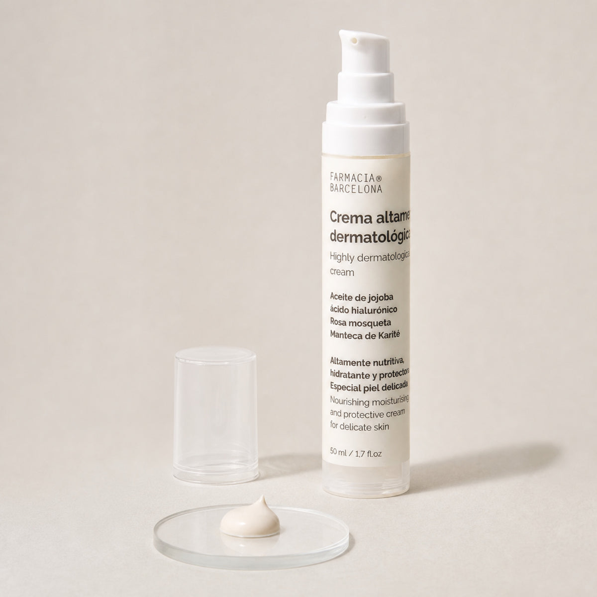 Crema Altamente Dermatológica 50 ml. Detalle de apertura y textura del producto.