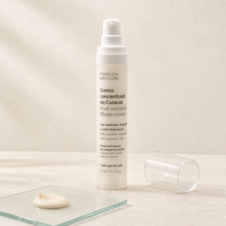 Crema Caracol 50 ml. Detalle de apertura y textura del producto.