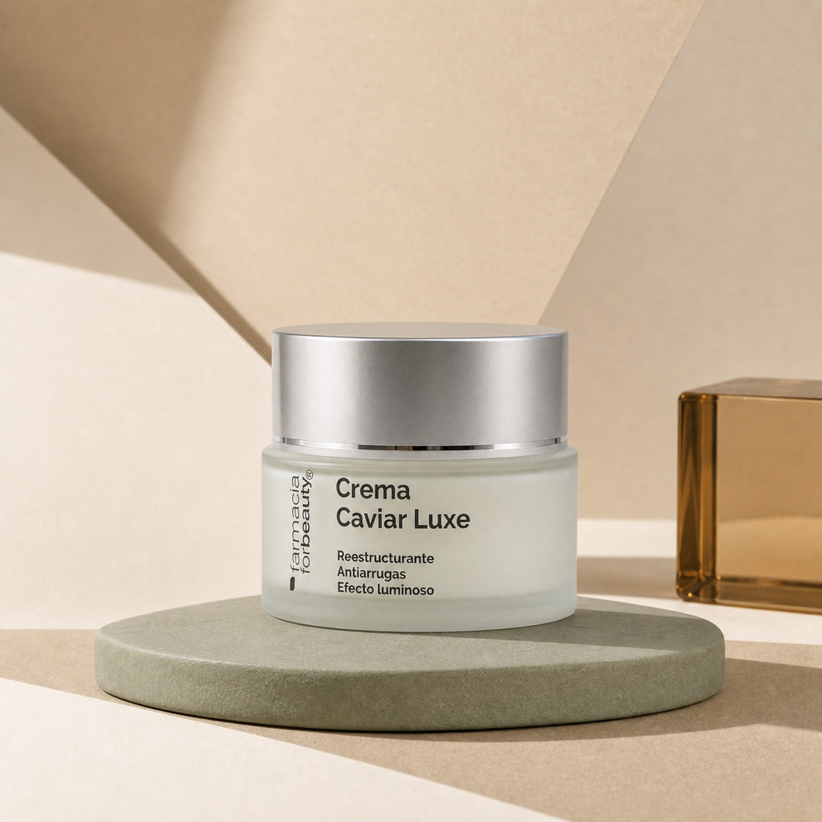 Crema Caviar Luxe 50 ml. Imagen editorial del producto.