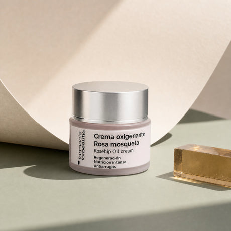 Crema Oxigenante Rosa Mosqueta 50 ml. Imagen editorial del producto.