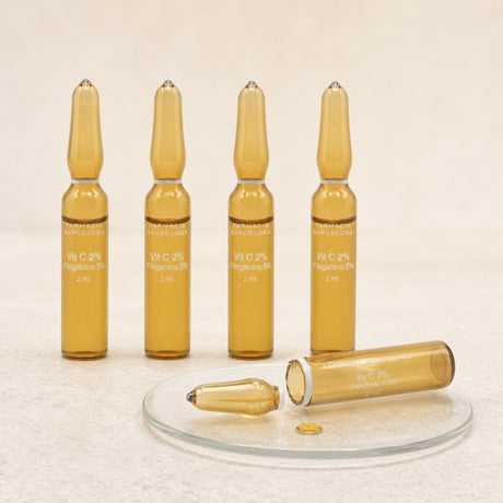Fitocliganos 5% + Vit C 2%. Detalle de apertura y textura del producto.