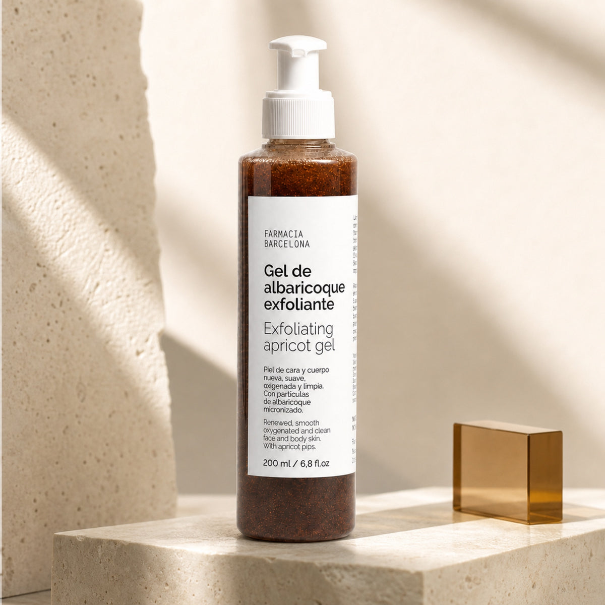 Gel Exfoliante Albaricoque 200 ml. Imagen editorial del producto.