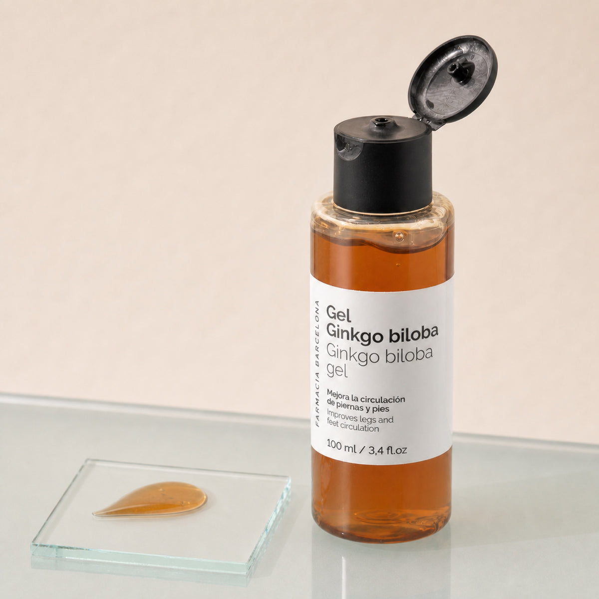 Gel Ginkgo Biloba. Detalle de apertura y textura del producto.