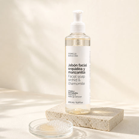 Gel Jabonoso Facial Orquídea. Detalle de apertura y textura del producto.
