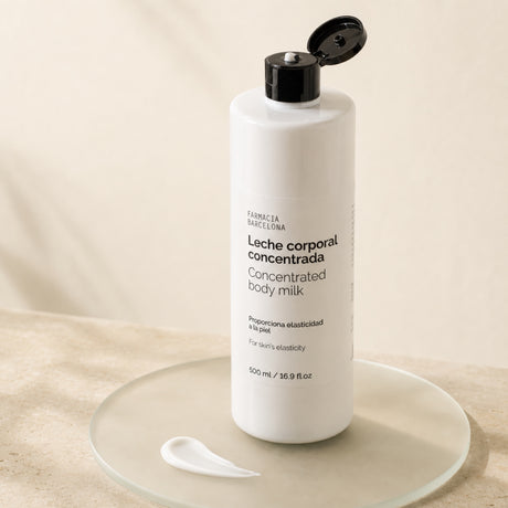 Leche Corporal Concentrada. Detalle de apertura y textura del producto.