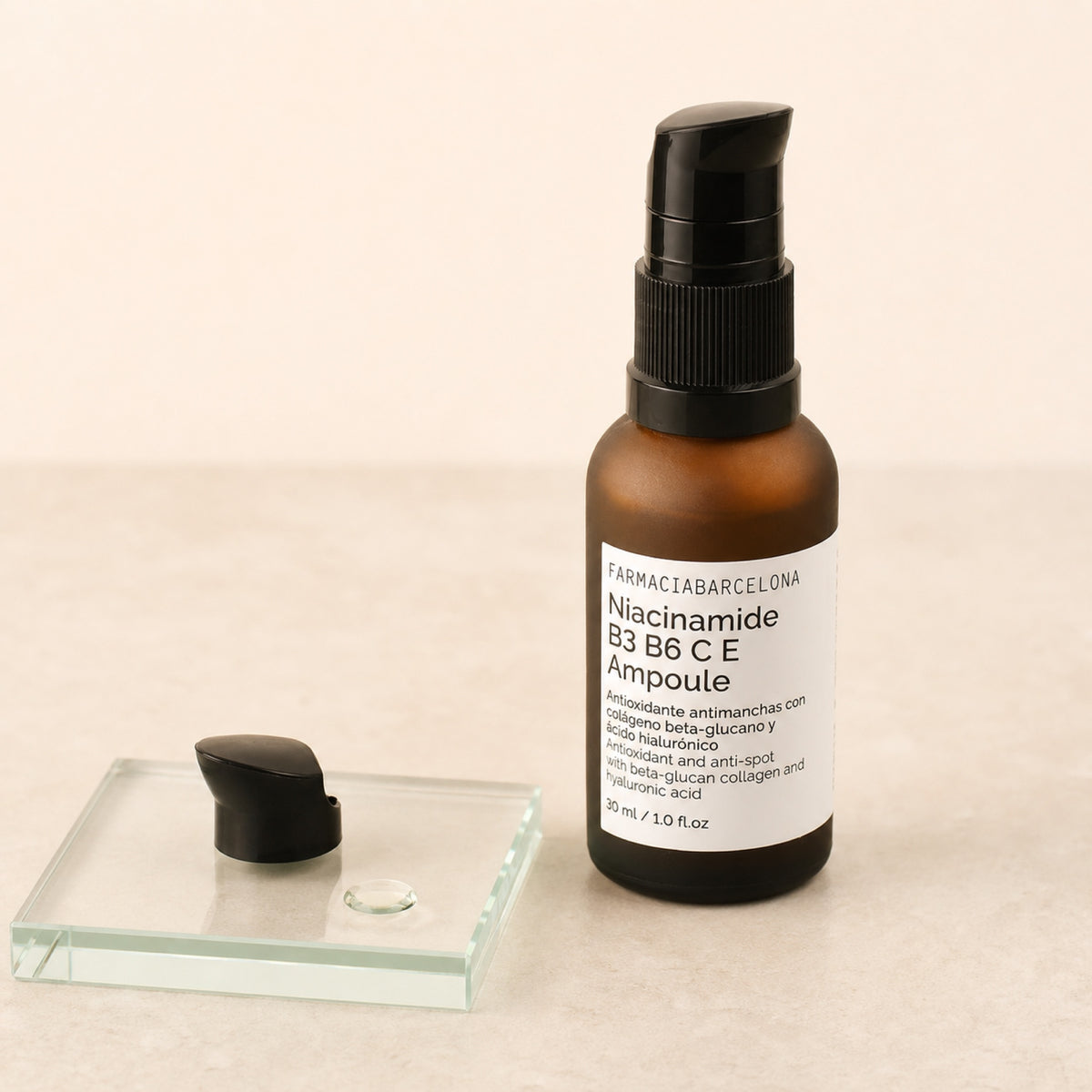 Sérum Niacinamida 30 ml. Detalle de apertura y textura del producto.