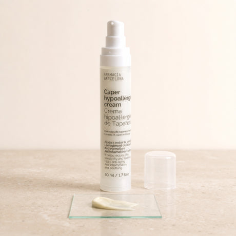 Caper Cream 50 ml. Detalle de apertura y textura del producto.