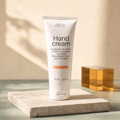 Crema Manos y Uñas 75 ml. Imagen editorial del producto.