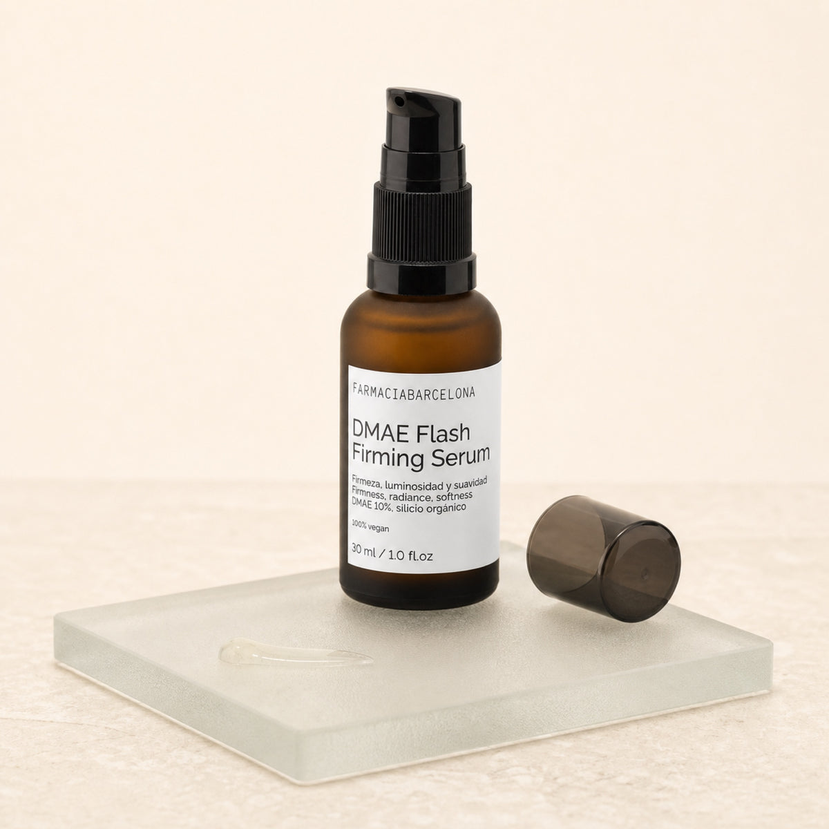 DMAE Flash firming serum 30 ml. Detalle de apertura y textura del producto.