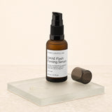 DMAE Flash firming serum 30 ml. Detalle de apertura y textura del producto.