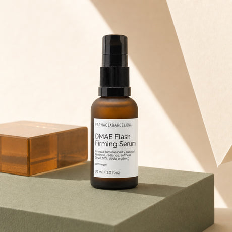 DMAE Flash firming serum 30 ml. Imagen editorial del producto.