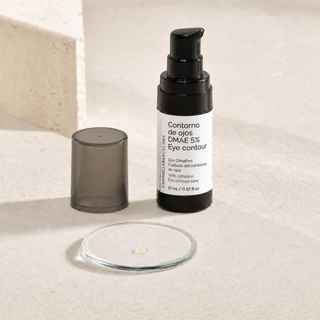 DMAE 5% Contorno de Ojos 17 ml. Detalle de apertura y textura del producto.