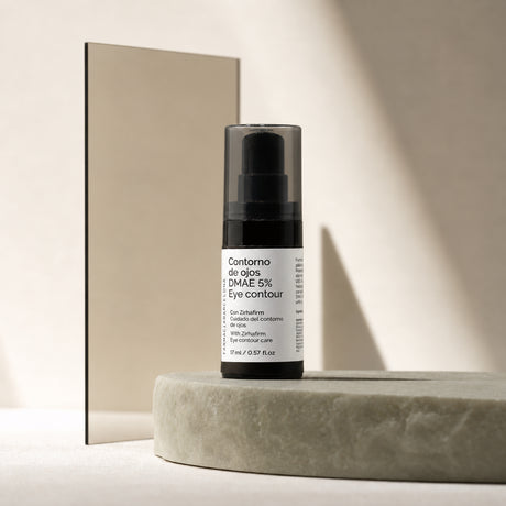 DMAE 5% Contorno de Ojos 17 ml. Imagen editorial del producto.